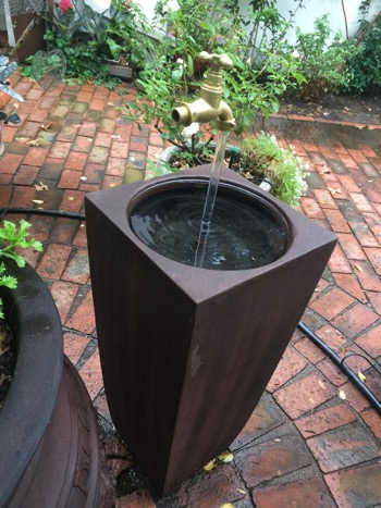 Water Wise Square Urn49B